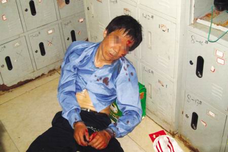 盗窃犯挟人质与警方对峙福州宝龙上演激烈警匪