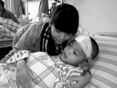 来福州打工的单亲母亲发微博求助:救救我的孩