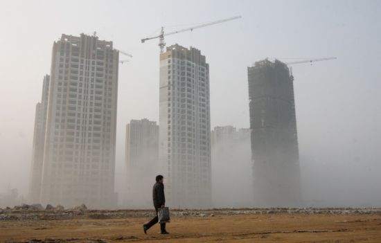 雾霾继续弥漫 中国多地空气污染严重