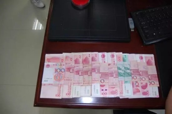 将乐农贸市场12000元人民币被偷 公安民警花12小时将赃款追回